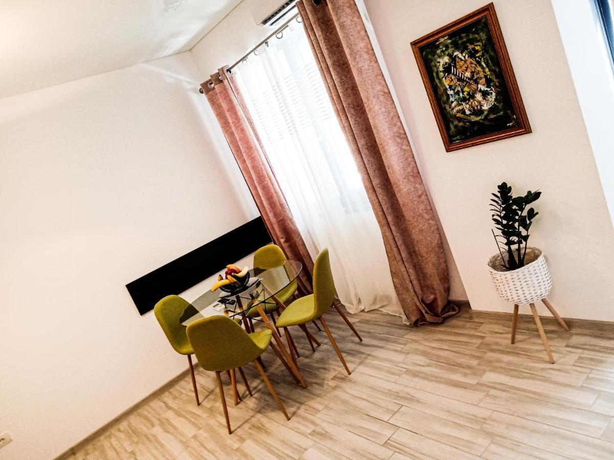 Ric Apartament Navodari Luaran gambar